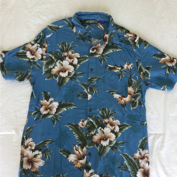 Other - PRICE DROP! Blue Hawaiian Shirt